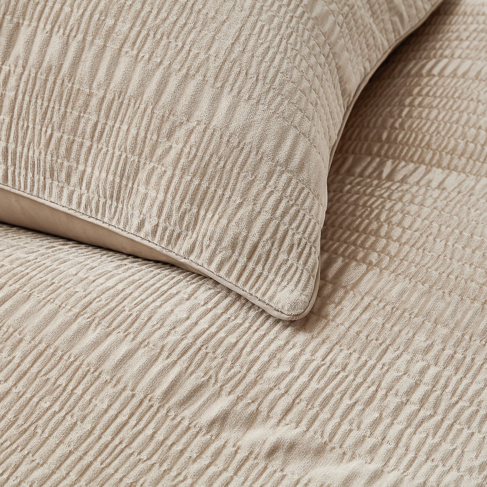 Blake Linen Velvet Quilt Cover Set