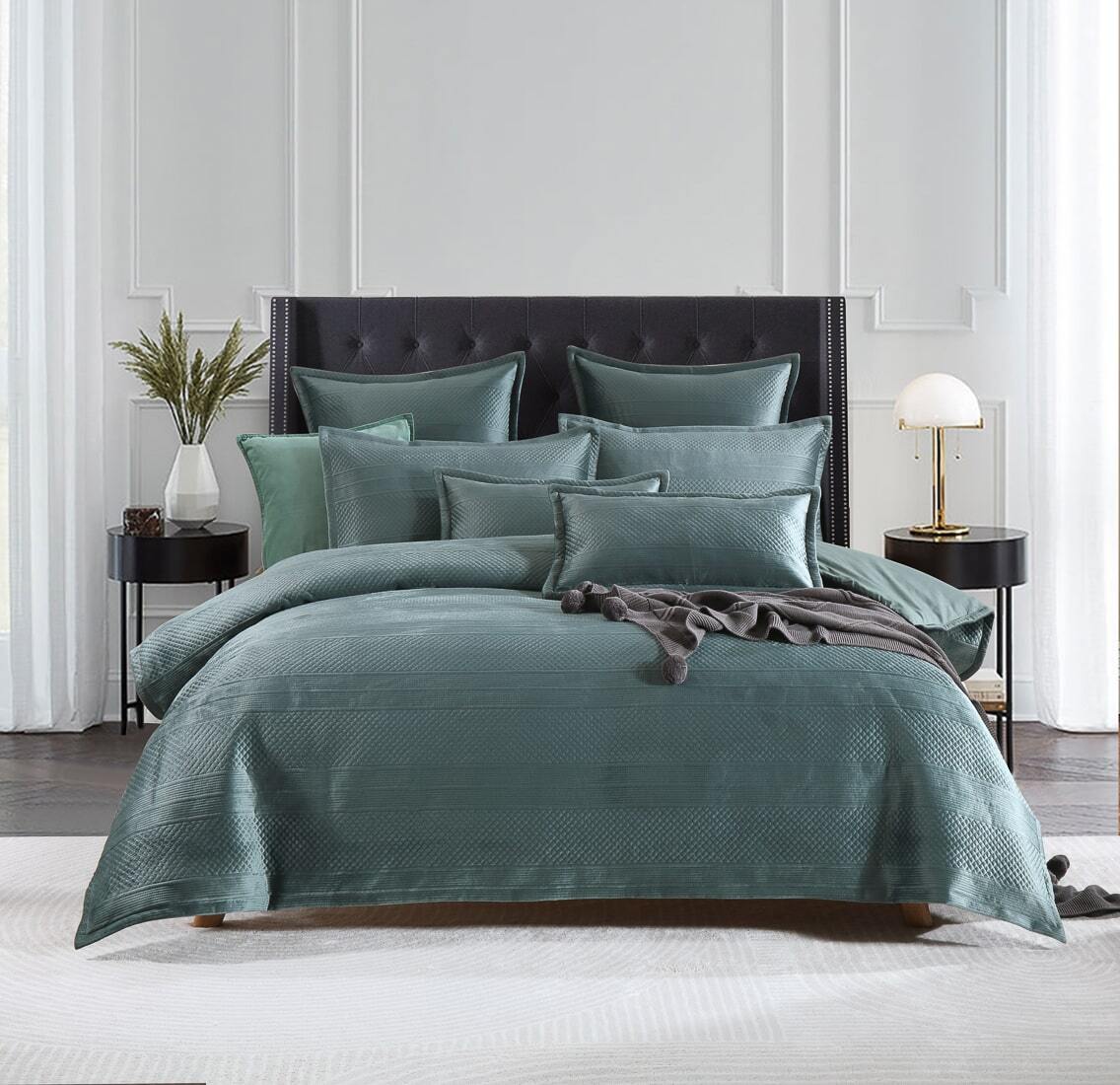 Emma Green Quilted Velvet Quilt Cover Set