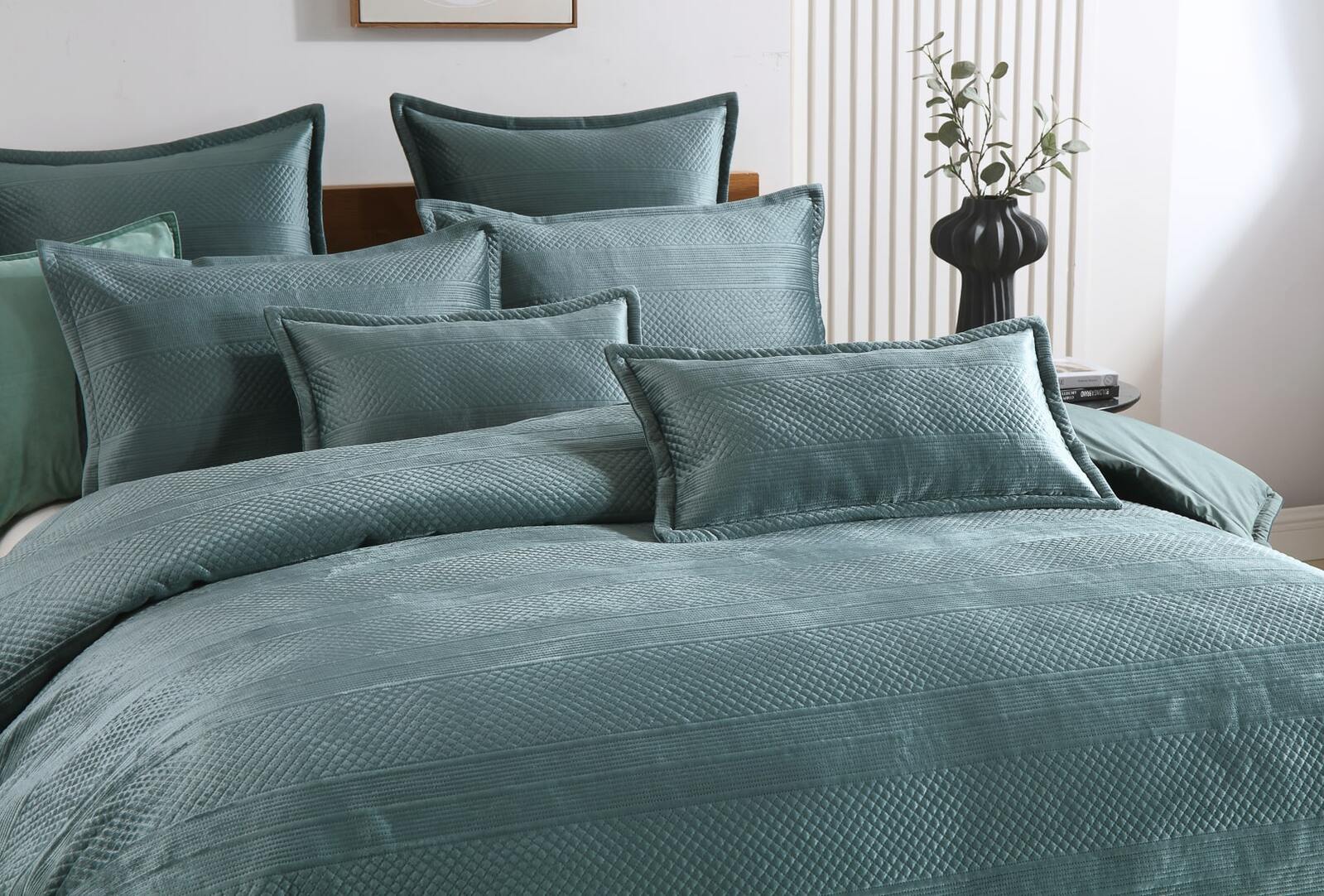 Emma Green Quilted Velvet Quilt Cover Set