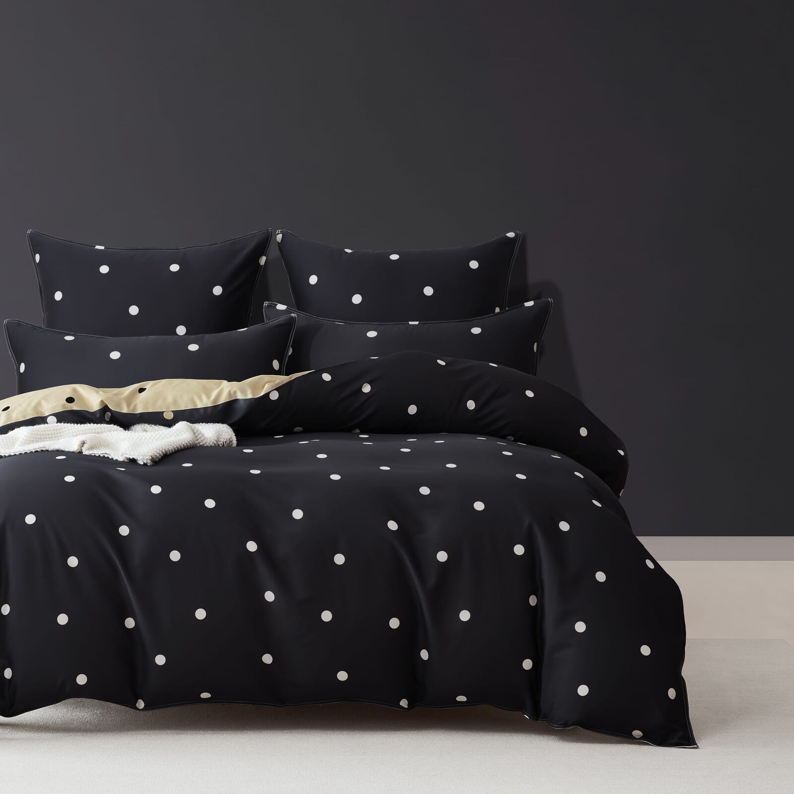 Halo Charcoal Quilt Cover Set