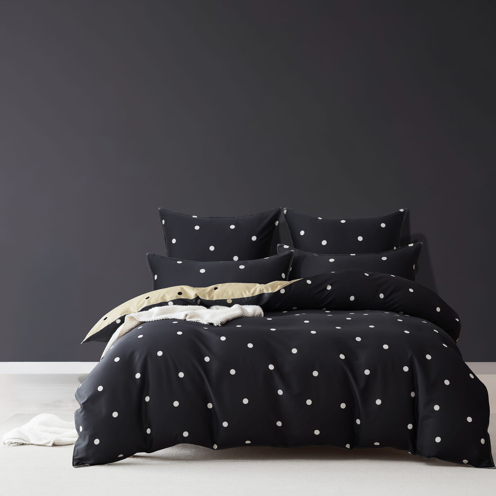Halo Charcoal Quilt Cover Set