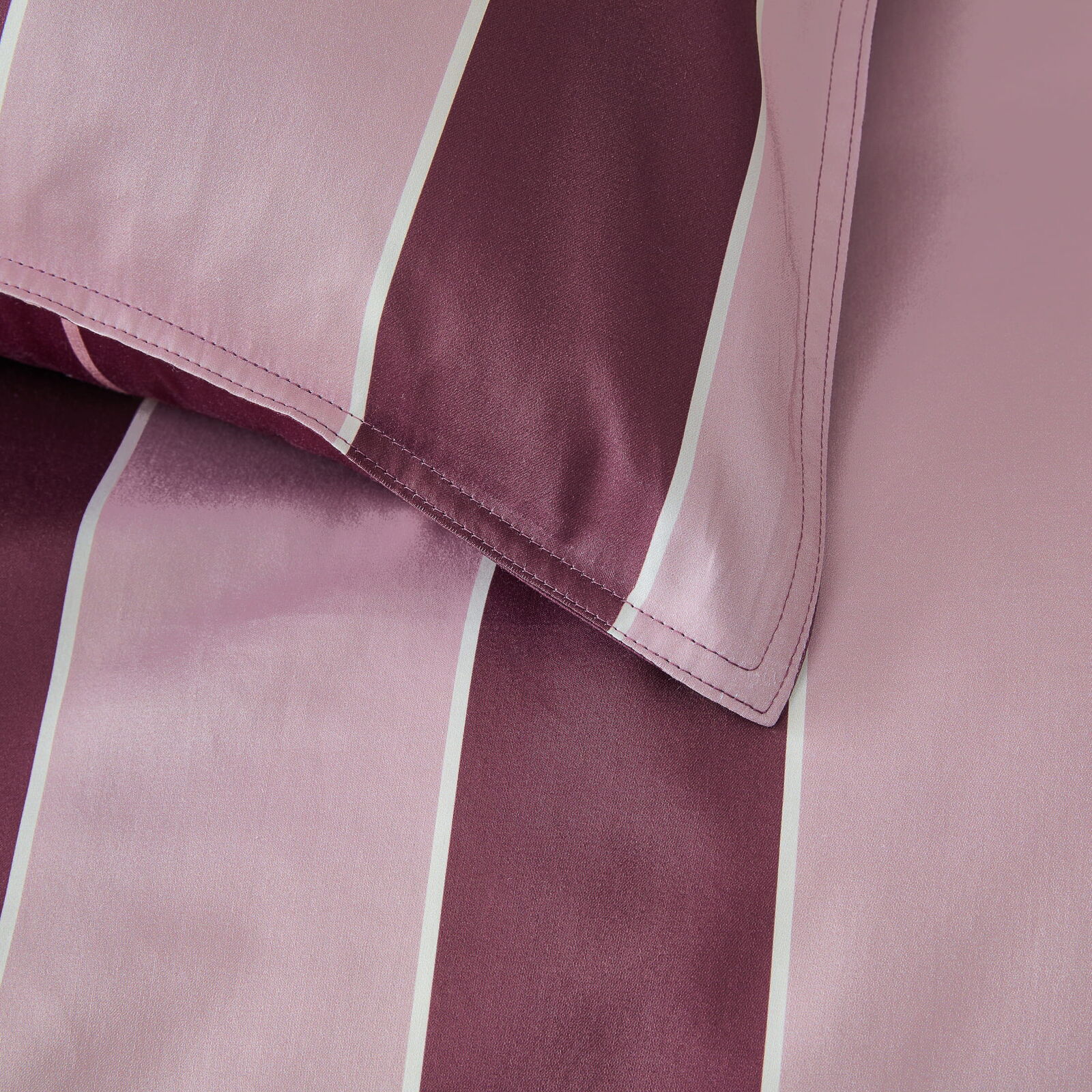 Rhythm Berry Quilt Cover Set