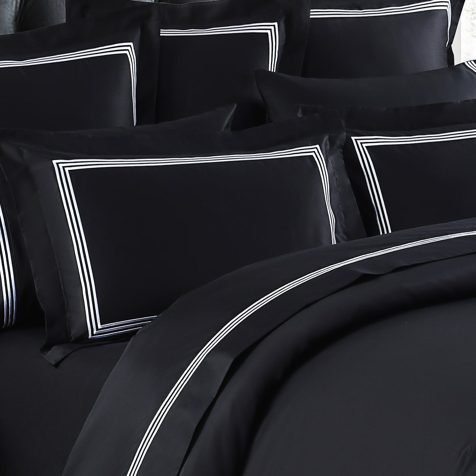 Hotel Luxe - 1000TC - Black with White embroidery