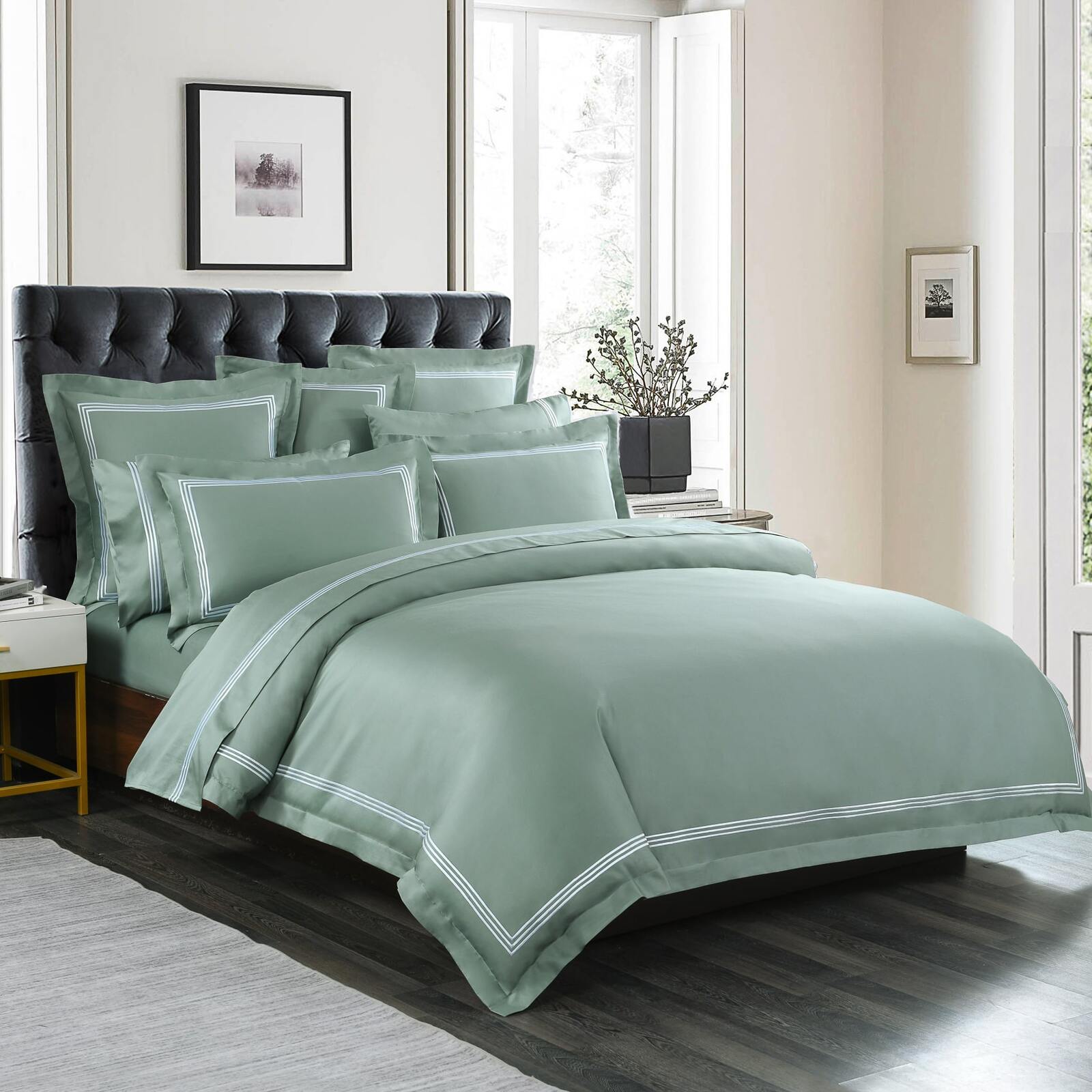 Hotel Luxe - White Embroidery on Green - 1000TC Quilt Cover Set