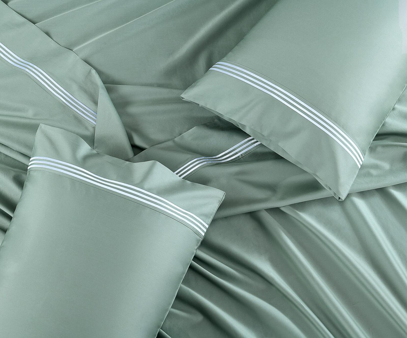 Hotel Luxe - White Embroidery on Green - 1000TC Quilt Cover Set