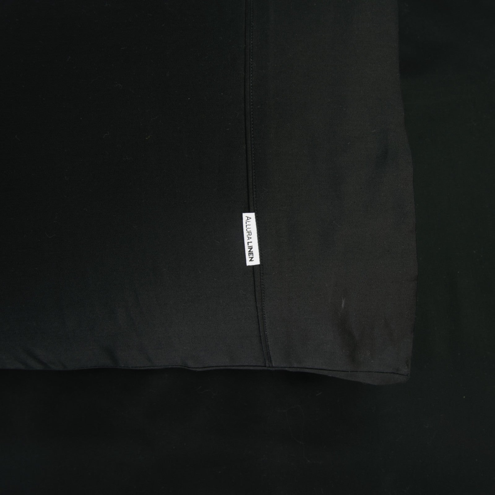 400 thread count, 100% cotton, sateen finish standard pillowcase PC black
