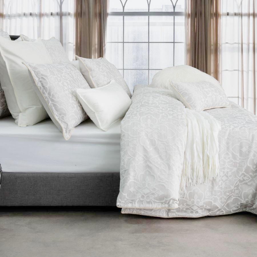 Ivory jacquard quilt cover set
