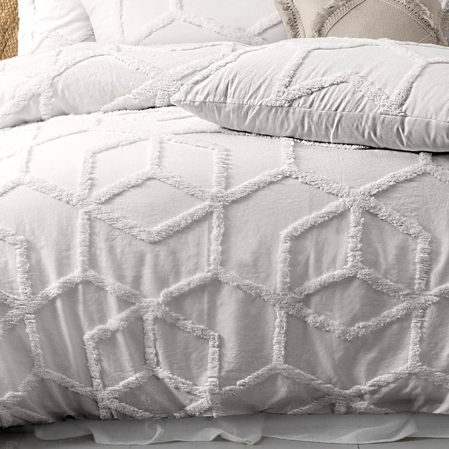 tufted white cotton quilt cover set