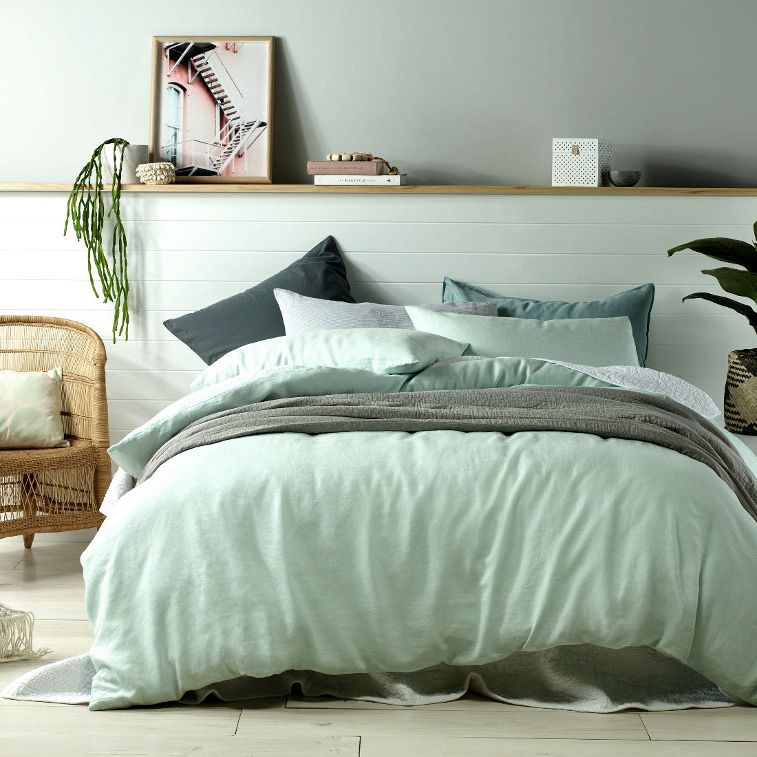 Mist green 100% linen quilt cover set