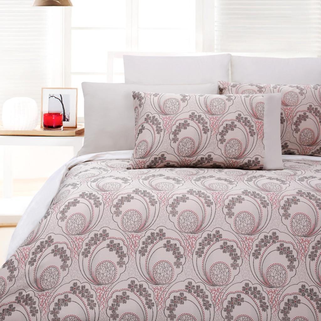 300TC beige / nude duvet cover set. Polyester jacquard quilt cover set.